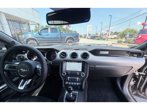 Used 2018 Ford Mustang GT Premium RWD image 9
