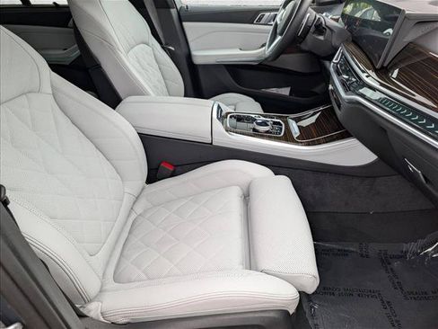 Certified 2026 BMW X5 sDrive40i w/ Executive Package RWD image 23