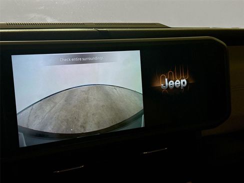 Used 2024 Jeep Wrangler Sport S image 8