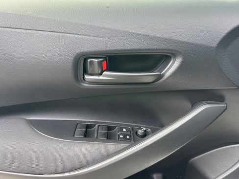 Used 2024 Toyota Corolla LE w/ LE Convenience Package FWD image 11