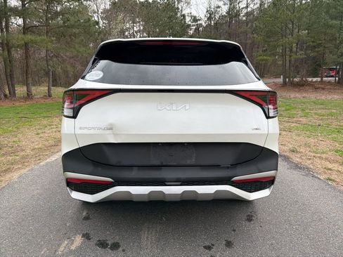 Certified 2023 Kia Sportage EX image 6