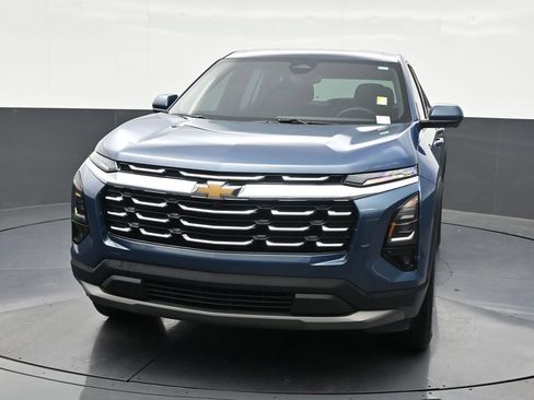 Used 2025 Chevrolet Equinox LT w/ Safety and Technology Package FWD image 9