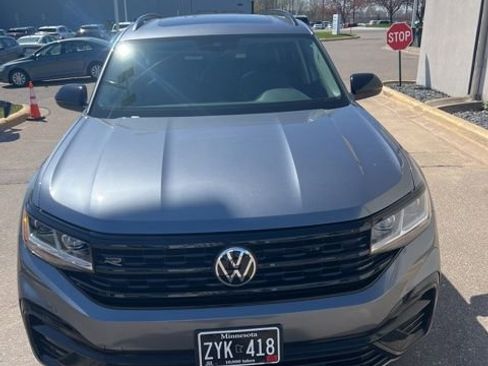 Used 2022 Volkswagen Atlas SEL R-Line AWD/4WD image 2