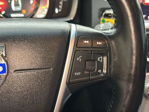 Used 2018 Volvo S60 T5 Inscription image 17