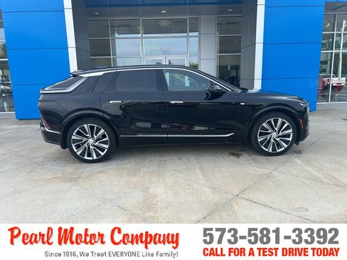 Used 2024 Cadillac Lyriq Luxury w/ Nappa Leather Package AWD/4WD image 3