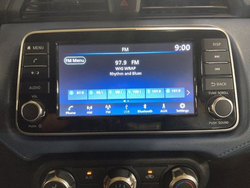 Used 2025 Nissan Versa SV FWD image 25