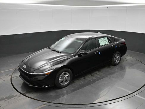 New 2026 Hyundai Elantra SE FWD image 26