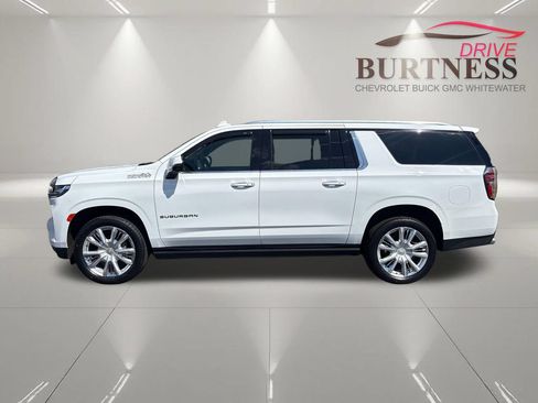 Certified 2021 Chevrolet Suburban High Country w/ Premium Package AWD/4WD image 9