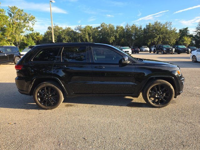 Used 2020 Jeep Grand Cherokee Altitude AWD/4WD image 6