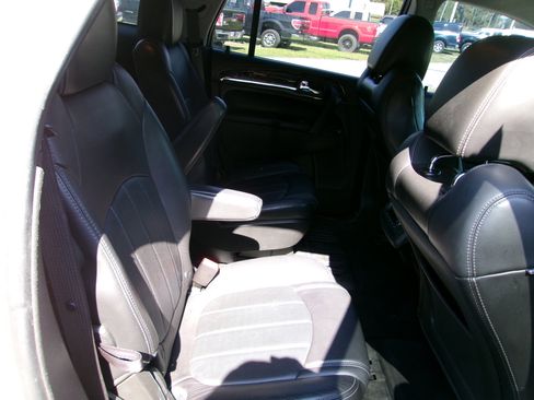 Used 2013 Buick Enclave Leather image 17