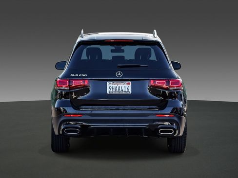 Used 2021 Mercedes-Benz GLB 250 image 3