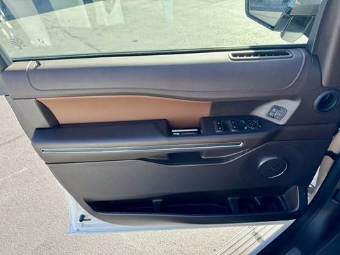 Used 2024 Ford Expedition King Ranch image 24