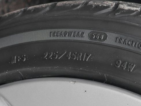 Used 2010 Volkswagen GTI 4-Door image 39