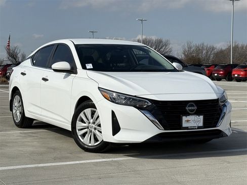 Used 2024 Nissan Sentra S image 2
