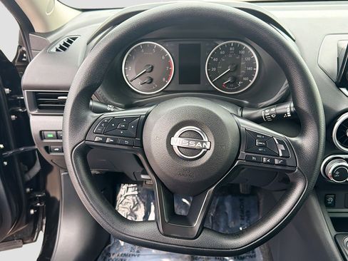 Used 2025 Nissan Sentra S FWD image 17