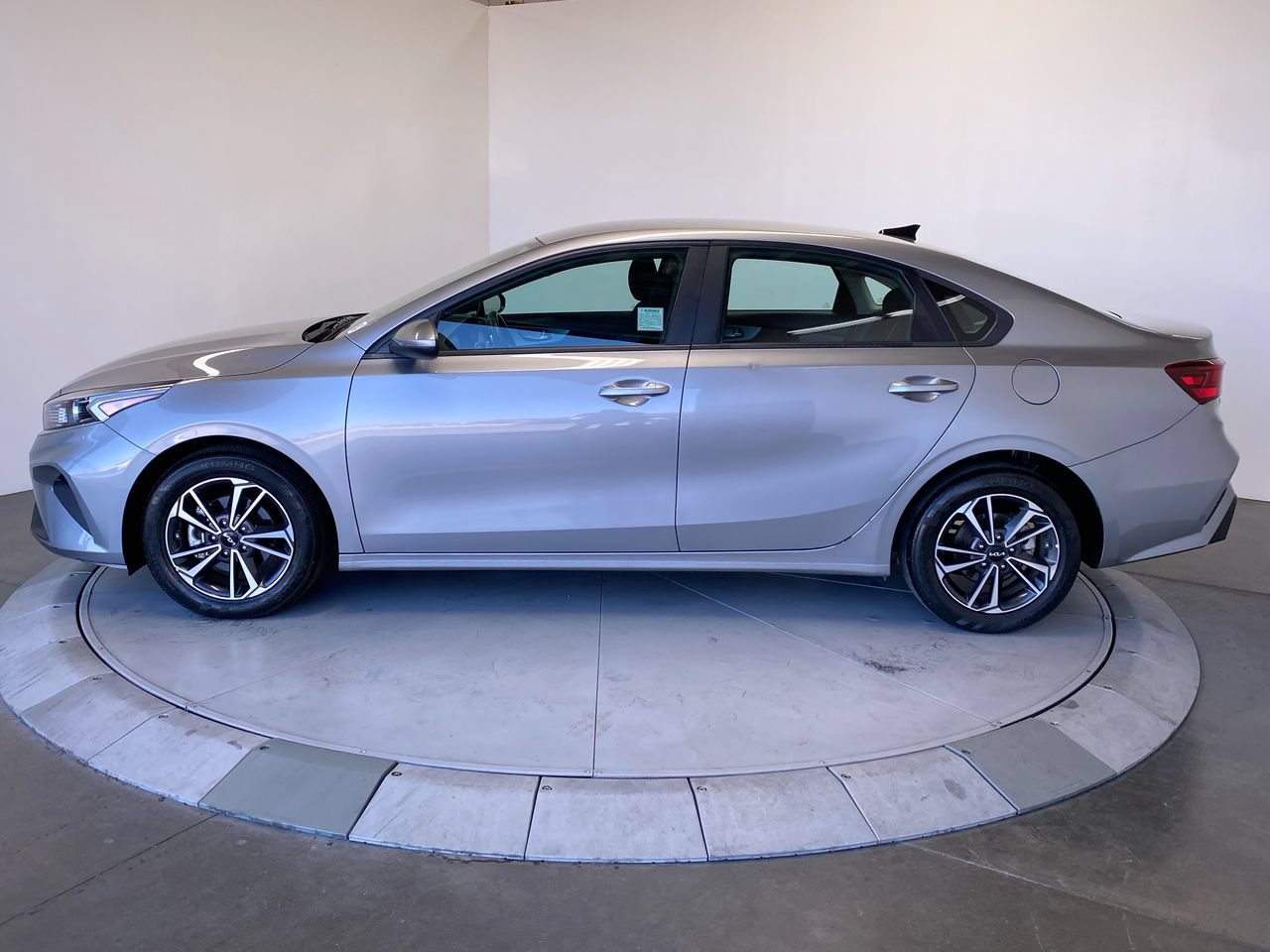 Certified 2024 Kia Forte LXS FWD image 2