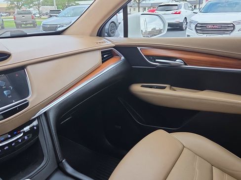 Used 2019 Cadillac XT5 Platinum AWD/4WD image 22