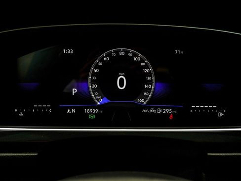 Used 2024 Volkswagen Tiguan Wolfsburg Edition image 25