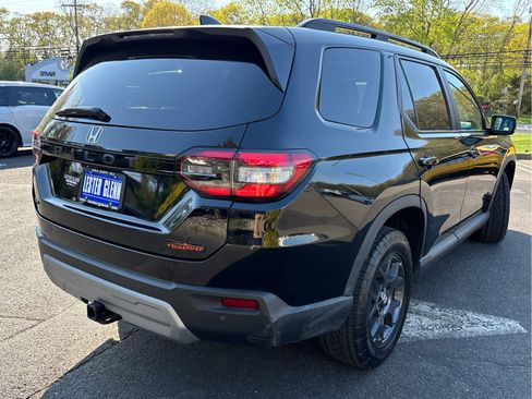 Used 2024 Honda Pilot TrailSport image 32