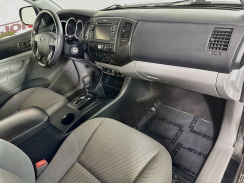 Used 2013 Toyota Tacoma 4x4 Regular Cab image 25