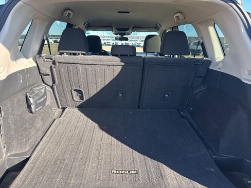 Certified 2023 Nissan Rogue SV image 18