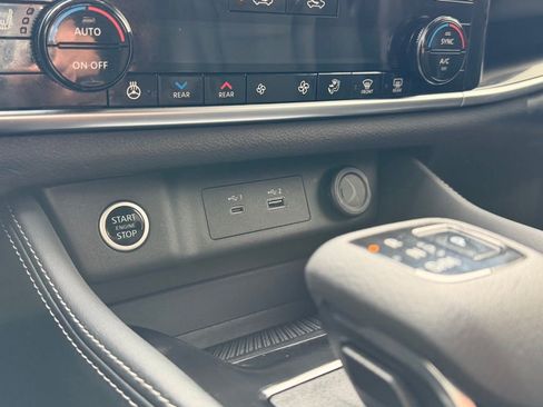 Used 2023 Nissan Rogue SL w/ SL Premium Package image 39