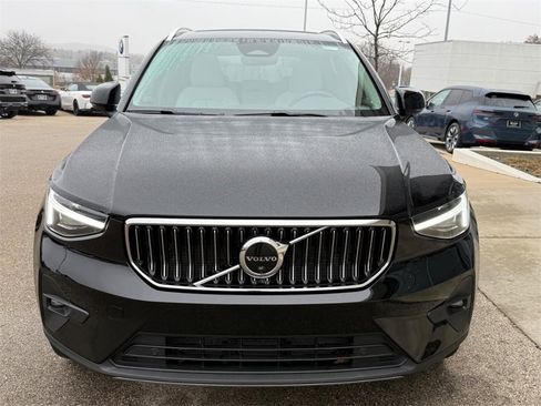 Used 2023 Volvo XC40 B5 Ultimate w/ Climate Package image 8