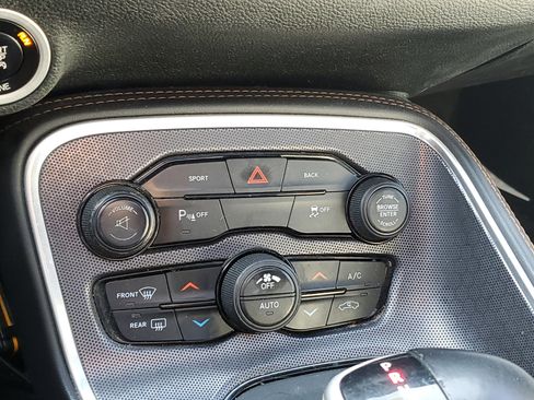 Used 2015 Dodge Challenger SXT Plus image 21