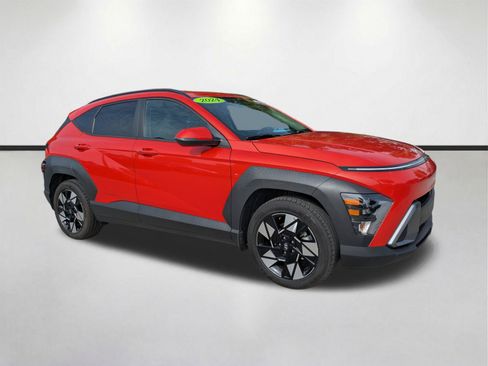 Used 2024 Hyundai Kona SEL FWD image 2