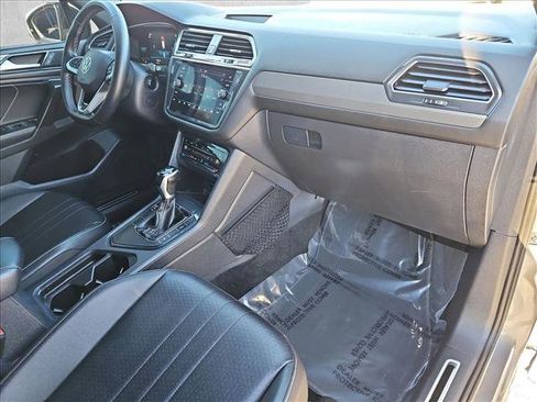 Used 2023 Volkswagen Tiguan SE R-Line image 22