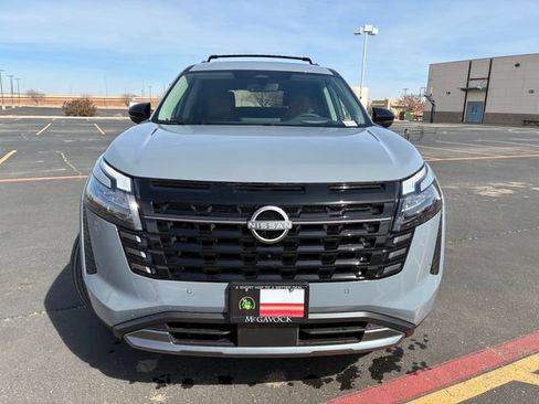 New 2026 Nissan Pathfinder Platinum AWD/4WD image 9
