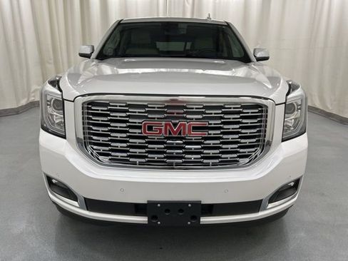 Used 2020 GMC Yukon Denali w/ Denali Premium Package image 38