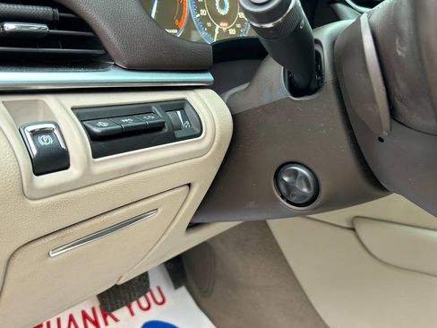 Used 2013 Cadillac XTS Premium image 32