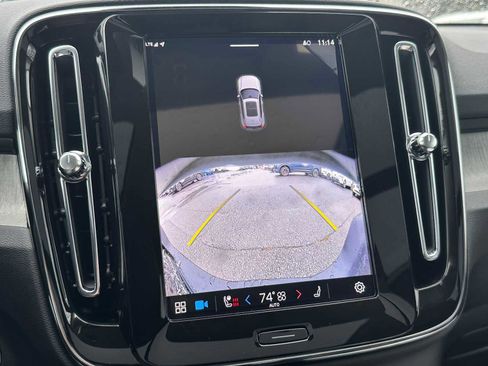 Used 2025 Volvo XC40 B5 Core w/ Protection Package Premier image 26