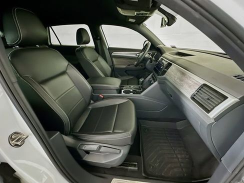 Used 2023 Volkswagen Atlas Cross Sport SE image 26