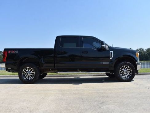 Used 2017 Ford F250 Lariat w/ Lariat Ultimate Package AWD/4WD image 3