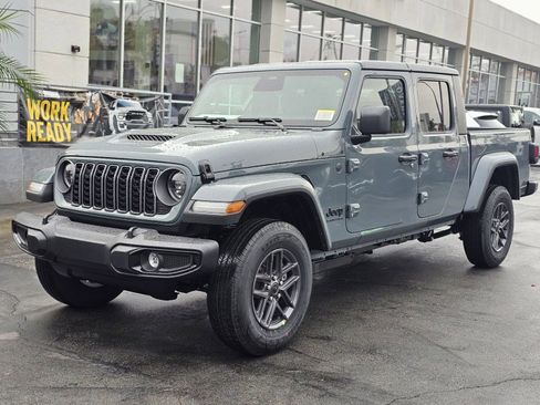 New 2026 Jeep Gladiator Sport image 2