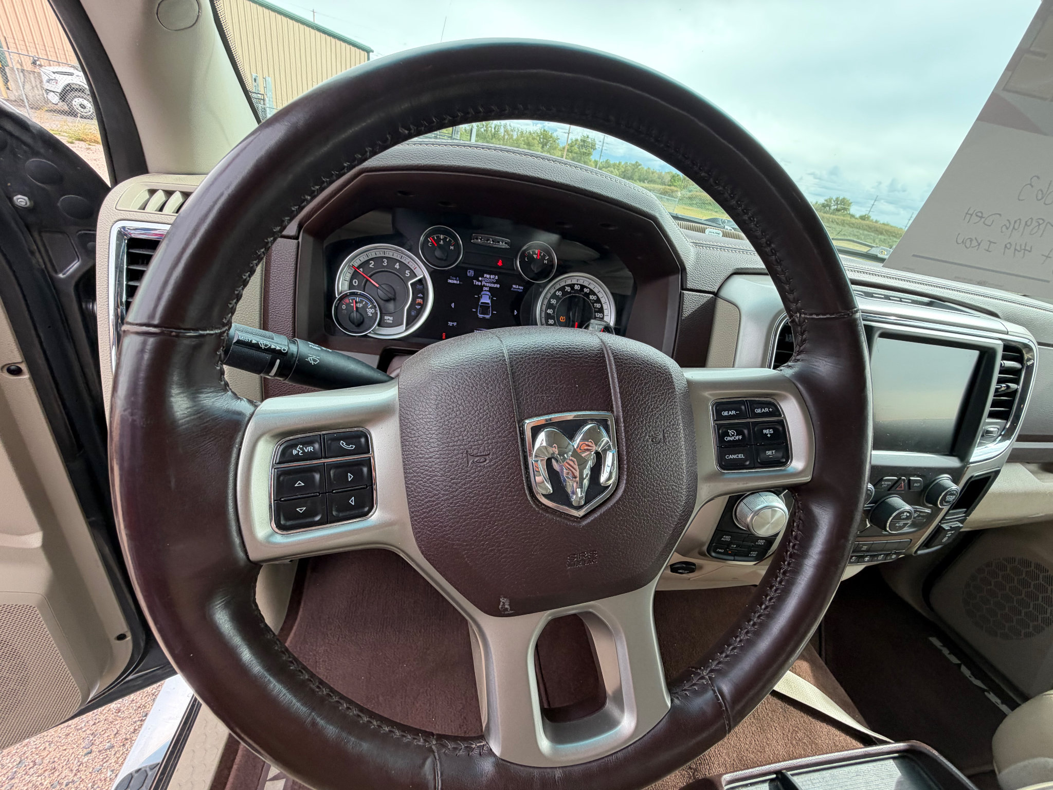 Used 2016 RAM 1500 Laramie w/ Convenience Group AWD/4WD image 17