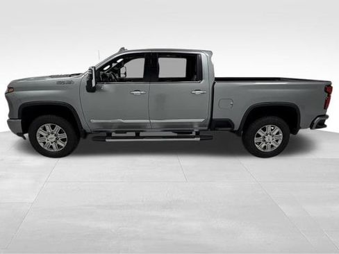 Certified 2026 Chevrolet Silverado 3500 High Country w/ High Country Premium Package AWD/4WD image 3