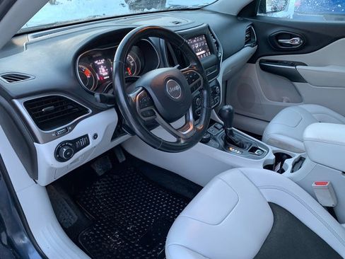 Used 2020 Jeep Cherokee Latitude Plus w/ Comfort/Convenience Group image 22