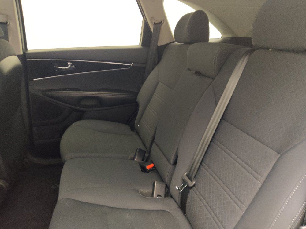 Used 2017 Kia Sorento AWD image 18