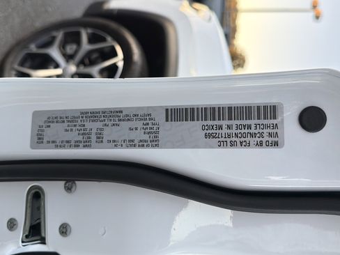 Used 2024 Jeep Compass Limited w/ Sun and Sound Group image 34