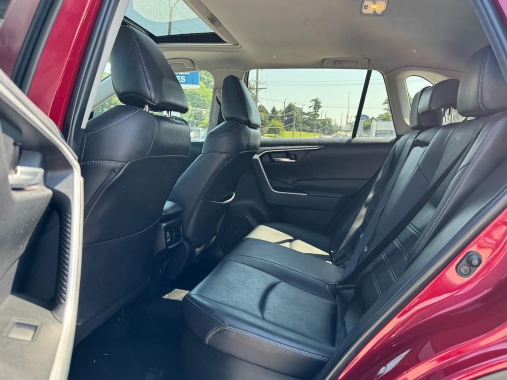 Used 2021 Toyota RAV4 XLE Premium AWD/4WD image 10