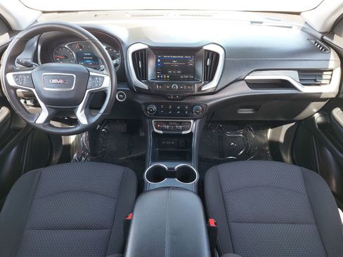 Used 2024 GMC Terrain SLE image 9