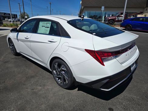 New 2026 Hyundai Elantra Limited FWD image 5
