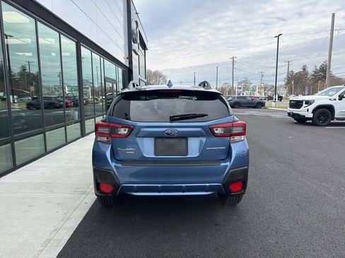 Used 2023 Subaru Crosstrek 2.0i Premium image 4