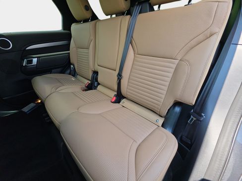 Certified 2025 Land Rover Discovery Dynamic SE AWD/4WD image 14