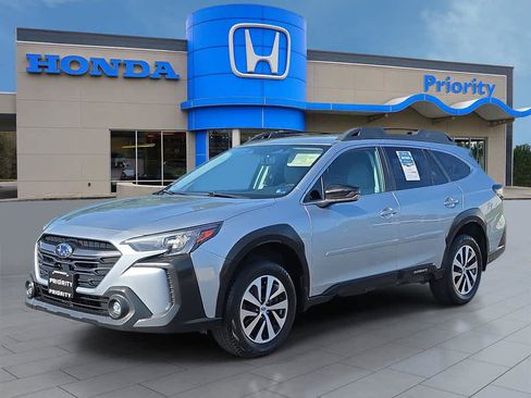 Used 2024 Subaru Outback Premium AWD/4WD image 1