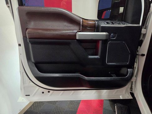 Used 2017 Ford F350 Platinum w/ Platinum Ultimate Package image 35