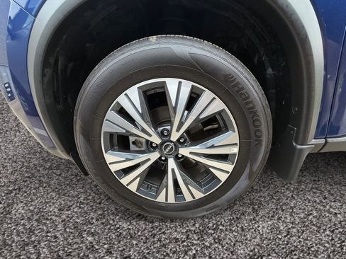 Used 2023 Nissan Rogue SV AWD/4WD image 9